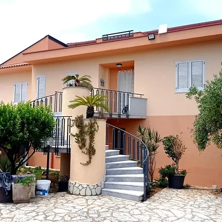 Holiday home Villa Guidaloca Mare *